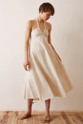 Rückenfreies Trägerkleid Creme