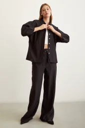 سروال أسود ذو حزام مطاطي