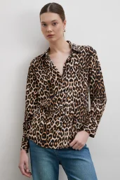 قميص فيسكوز بنمط فهد أسود