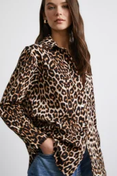 قميص بوبلين بتصميم جلد النمر بيج