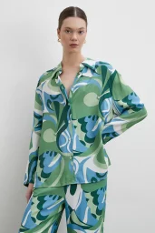 قميص فيسكوز مطبوع باللون الأخضر