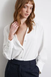 Klassische Satinbluse Ecru