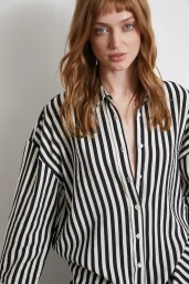 Gestreiftes T-Shirt Schwarz