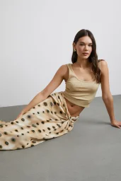 تفصيل تنورة مفصلة عقدة