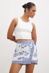 نمط قصير للجينز العرقي أزرق