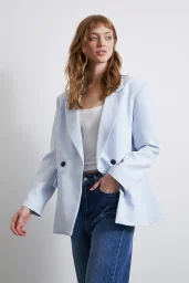 السترة البوليفيسكو الكلاسيكية الزرقاء