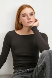 Geniş Yakalı Bluz Kahve