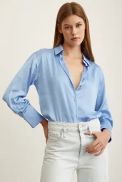Basic Satin Bluse Hellblau