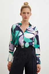 Bedrucktes V-Ausschnitt Hemd Lila