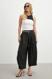 Paça Pileli Bol Kesim Pantolon Siyah