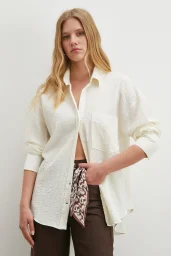 Kabartma Desenli Gömlek Ekru