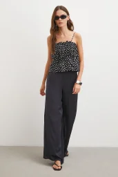 Beli Lastikli Dökümlü Geniş Paça Pantolon Lacivert