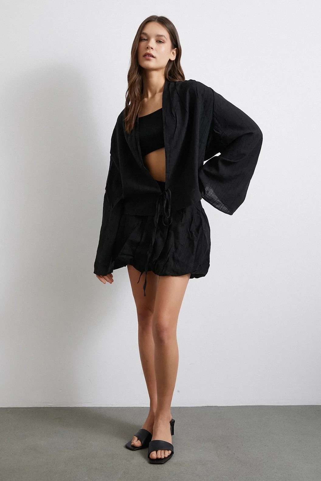 تنورة بالون مبطنة سوداء