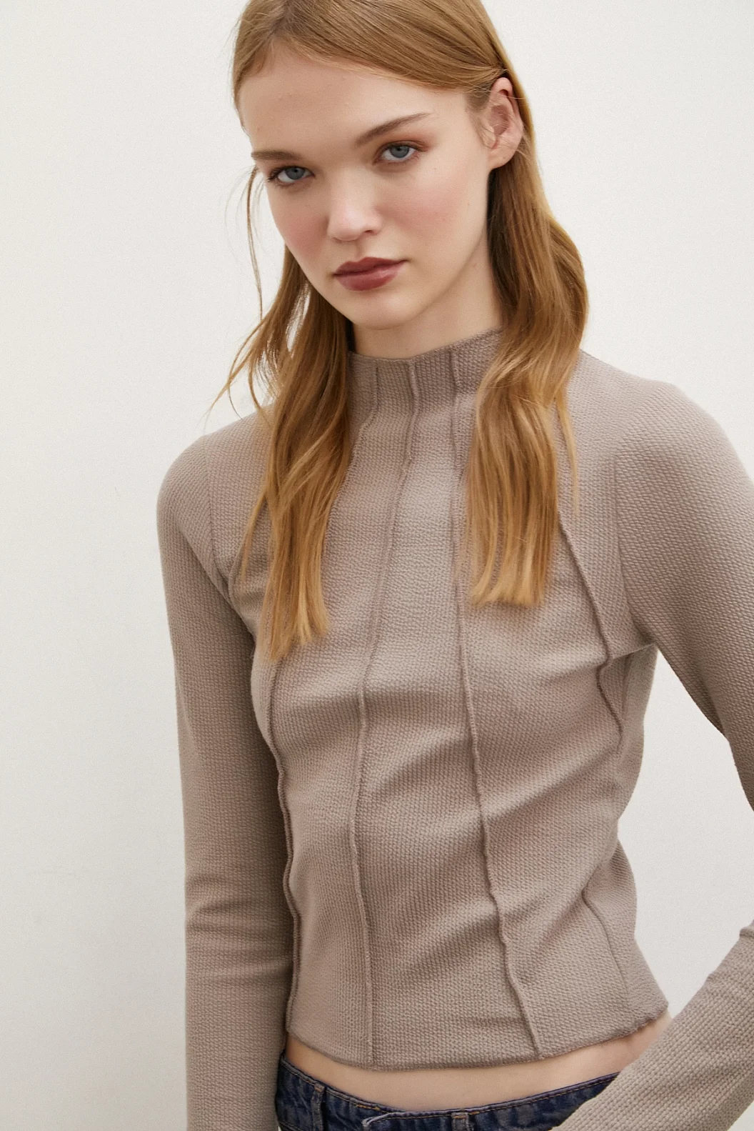 قميص مخاصم بأمام متقاطع