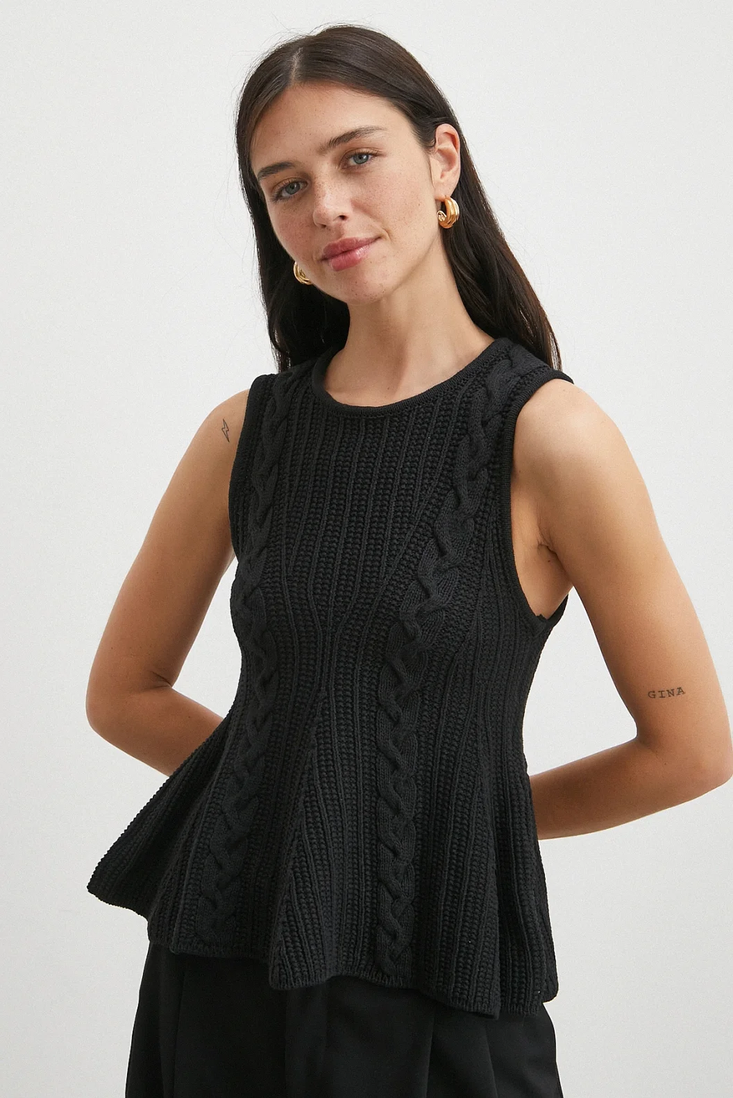 Burgu Örgü Kolsuz Triko Siyah