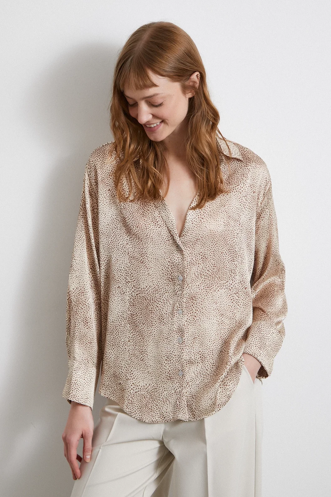 V-Neck Patterned Satin Shirt in Brown