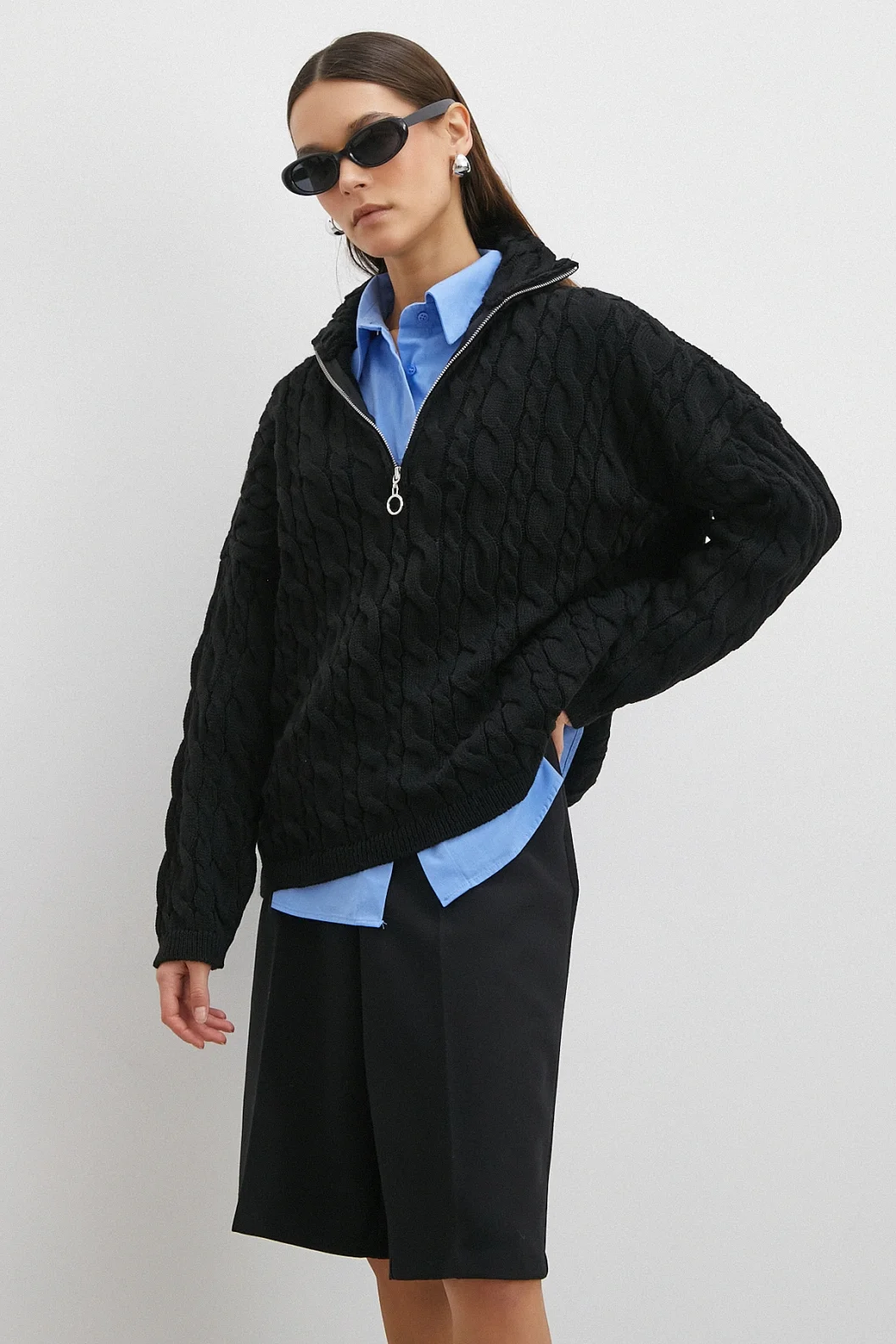 Saç Örgülü Yarım Fermuarlı Kazak Siyah