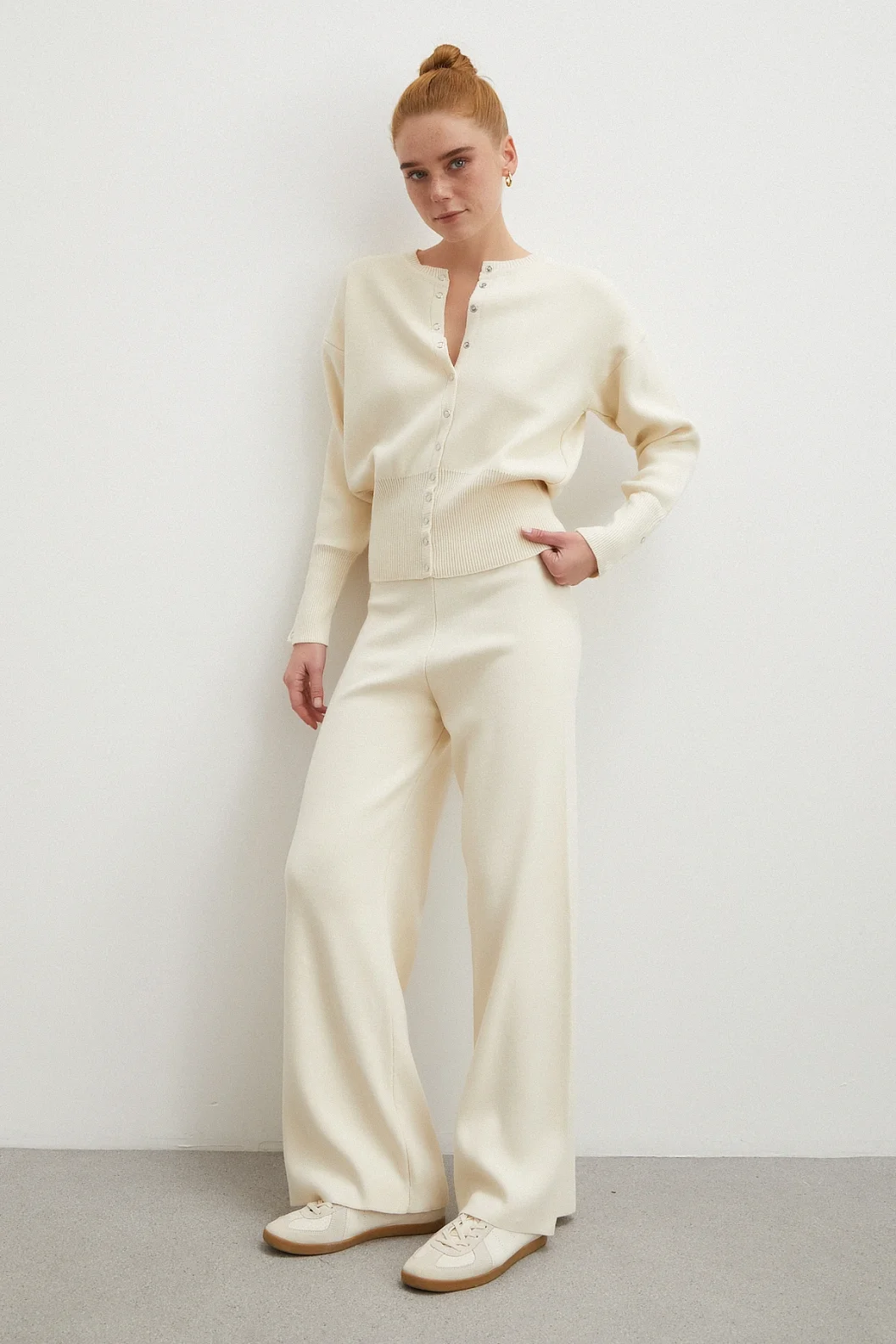 Çıtçıtlı Pantolonlu Triko Takım Ekru