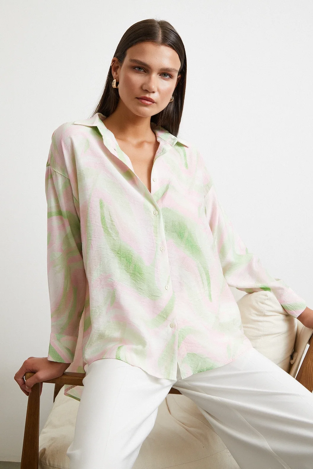 موج البحر قميص وردي