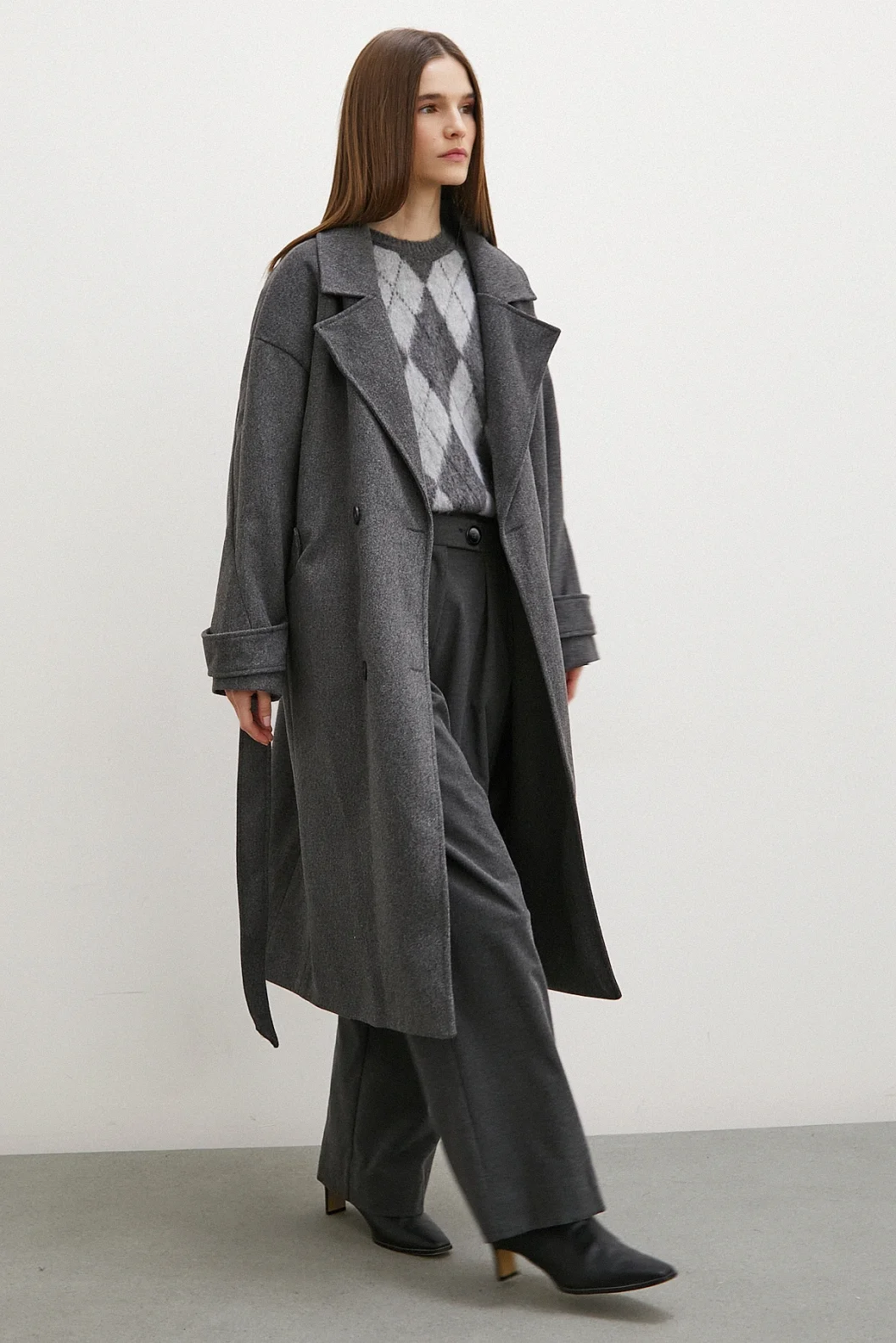 Coat with Collar Detail and Belt in Antiracite Color