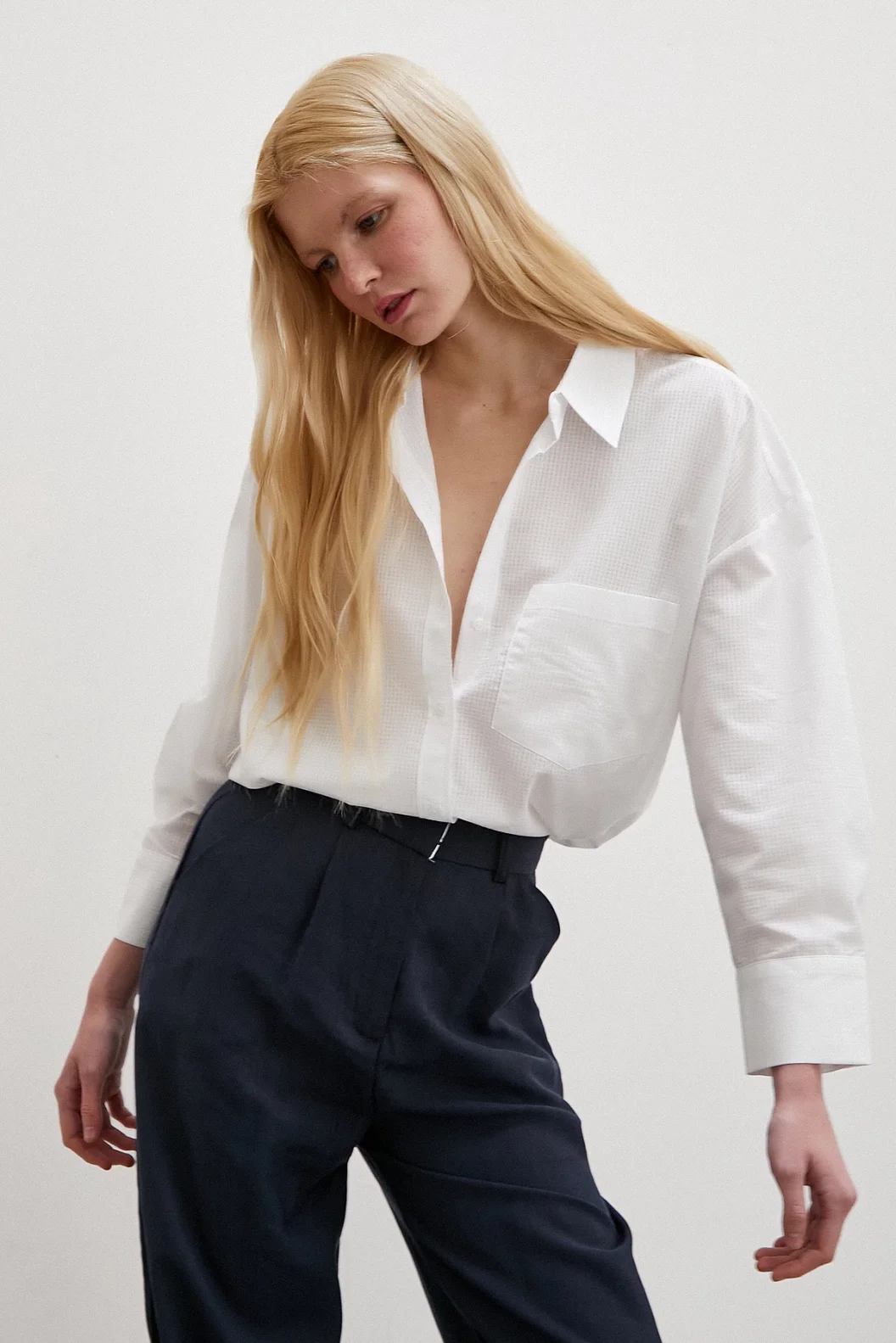 قميص قطني كلاسيكي أبيض