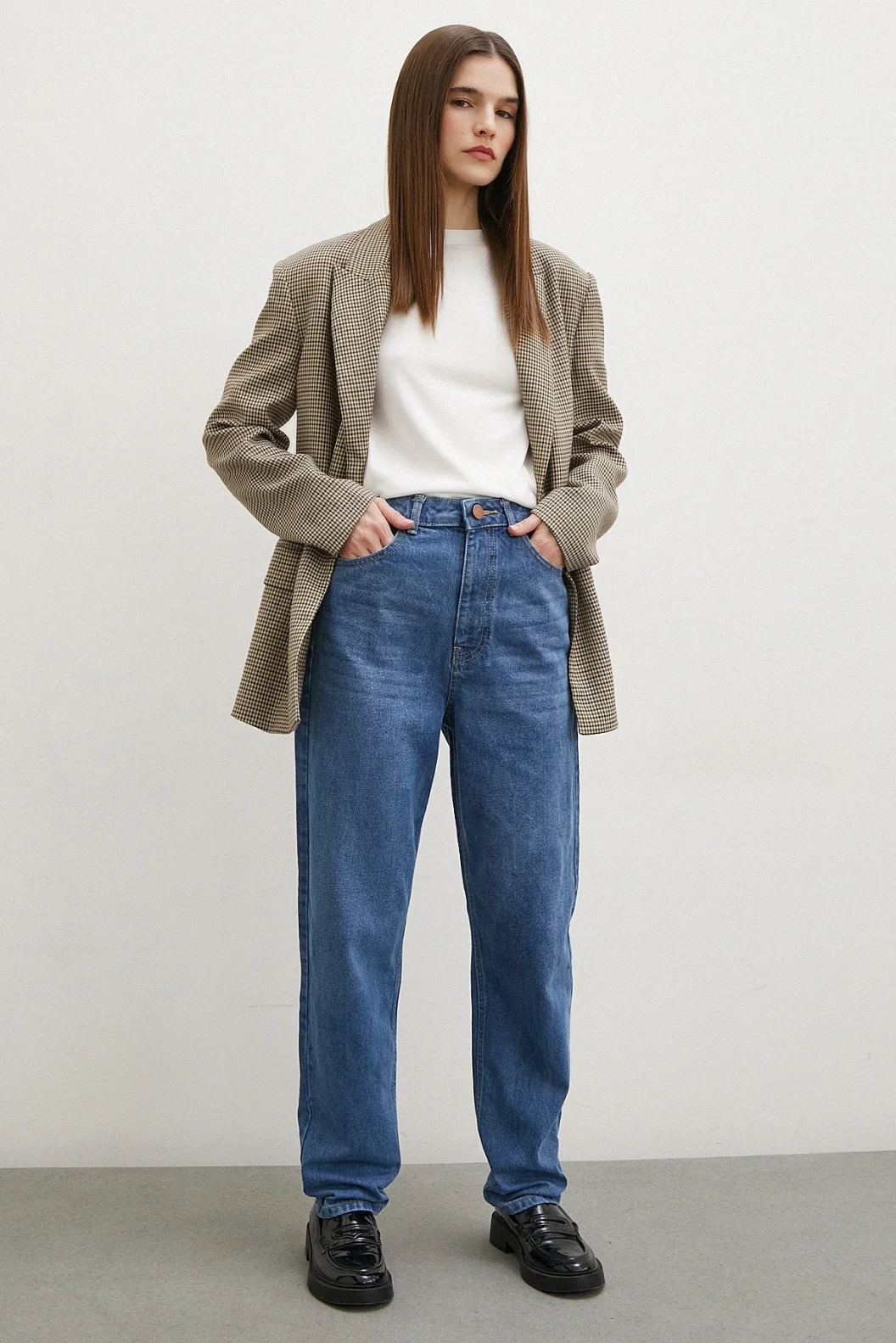 الخصر العالي جينز مريح بقصة واسعة الساق باللون الأزرق