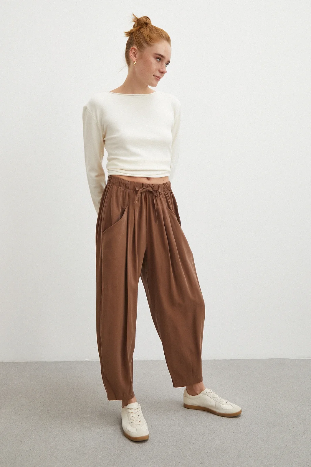 Bağcıklı Beli Lastikli Pileli Pantolon Kahve