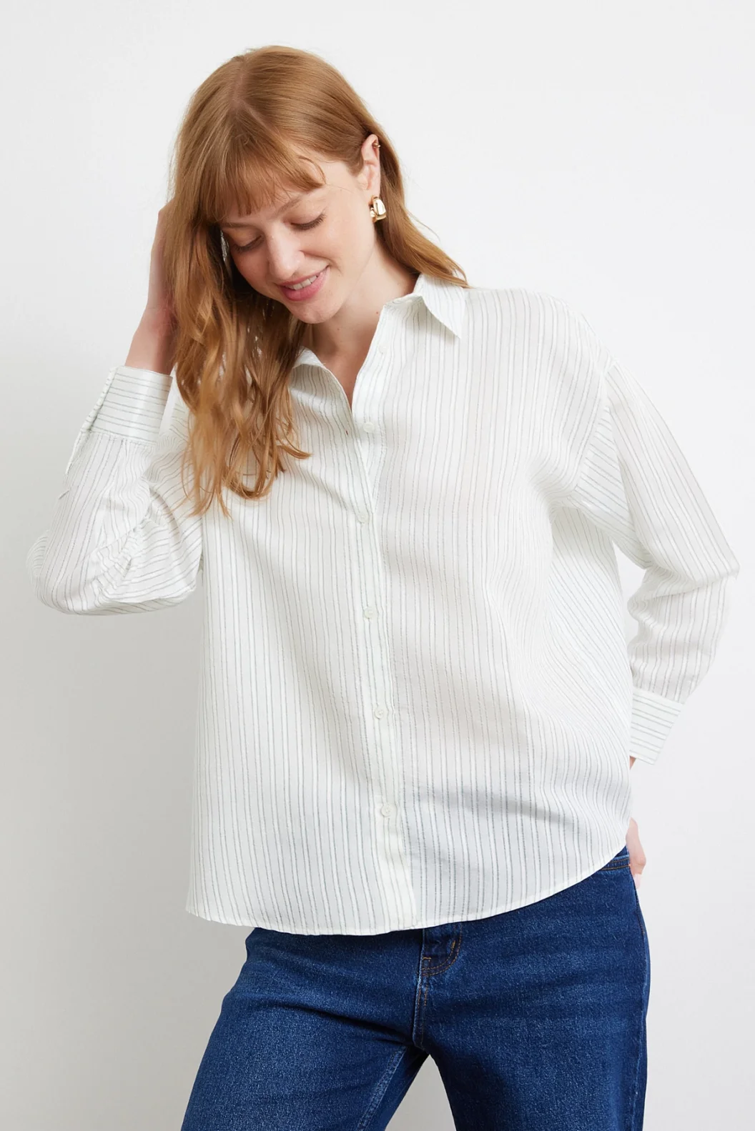 Symmetrisches gestreiftes Hemd Minze