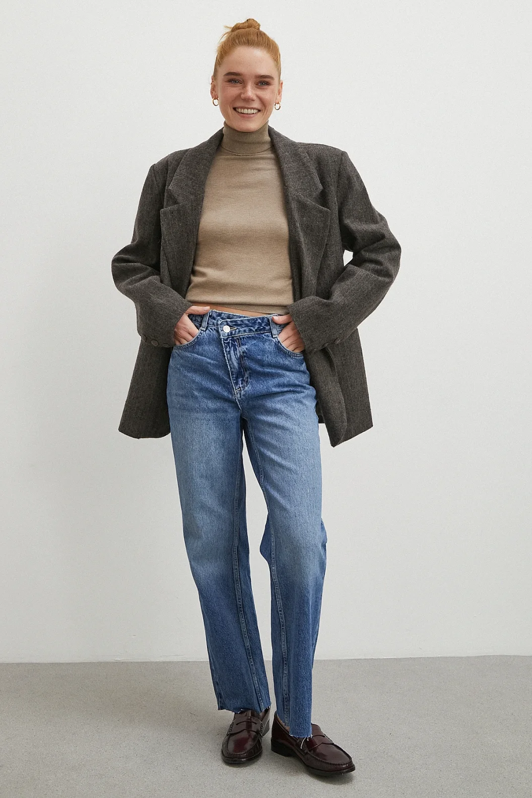 Çapraz Fermuarlı Kesik Paça Düğmeli Jean Lacivert