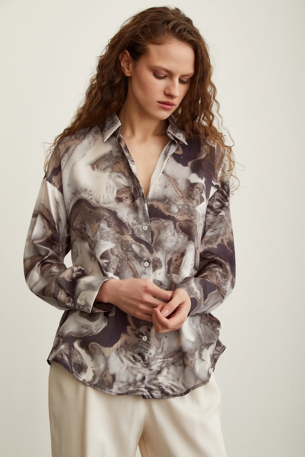 Batik Muster Hemd Grau