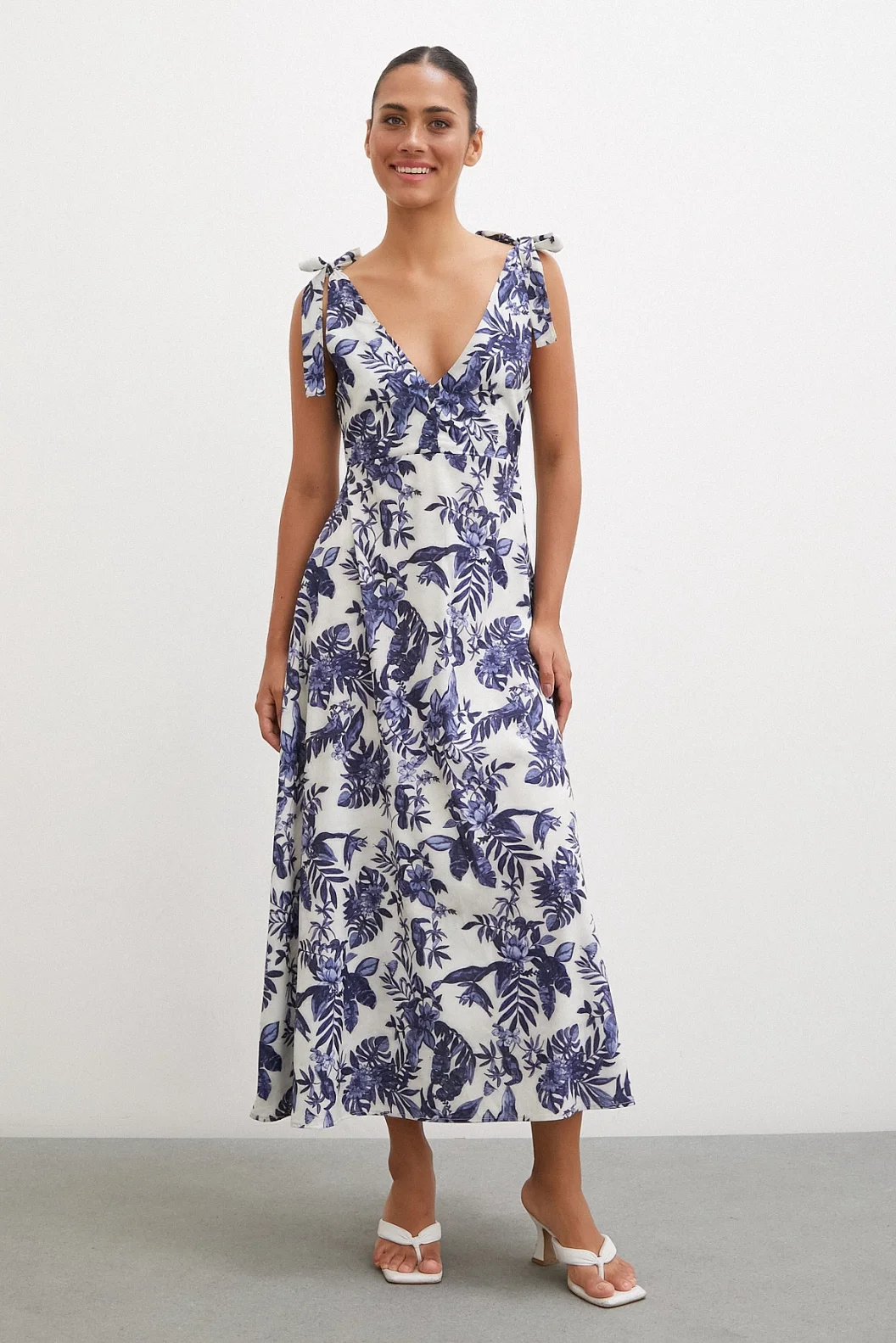 Shoulder Strapped V Neck Dress Navy