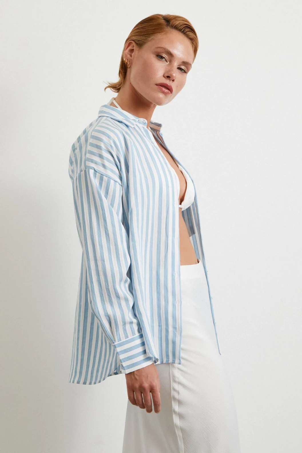 قميص متعدد الخطوط مع جيب الصدر أزرق