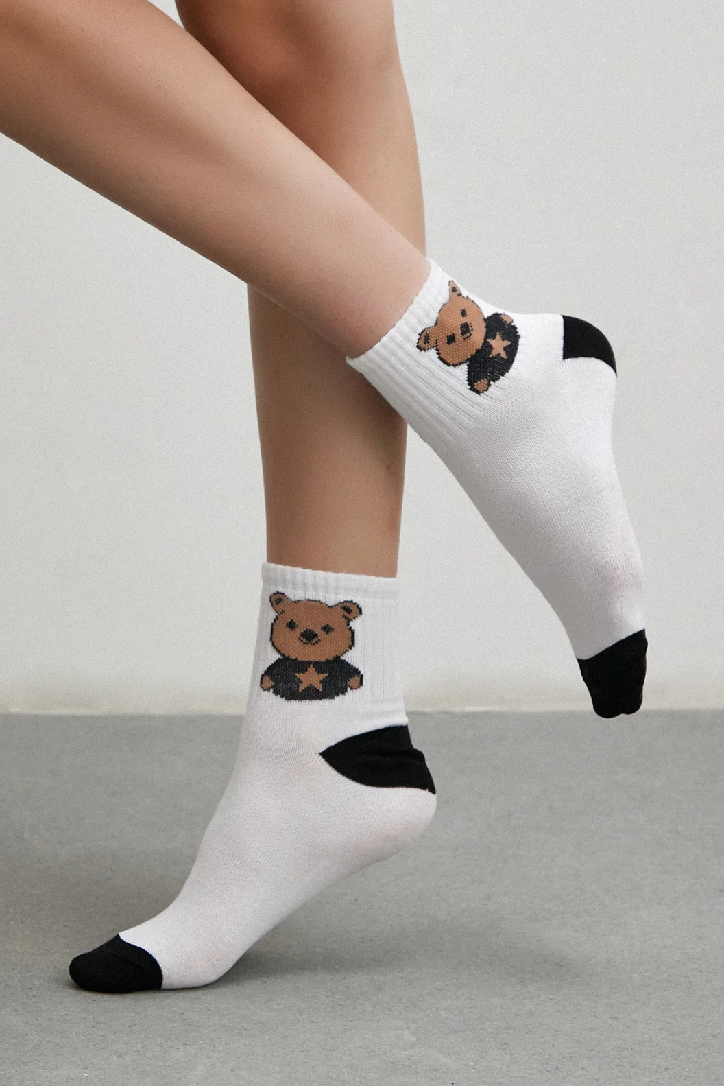 مجموعة جوارب كلية روكر بير الرباعية البيضاء