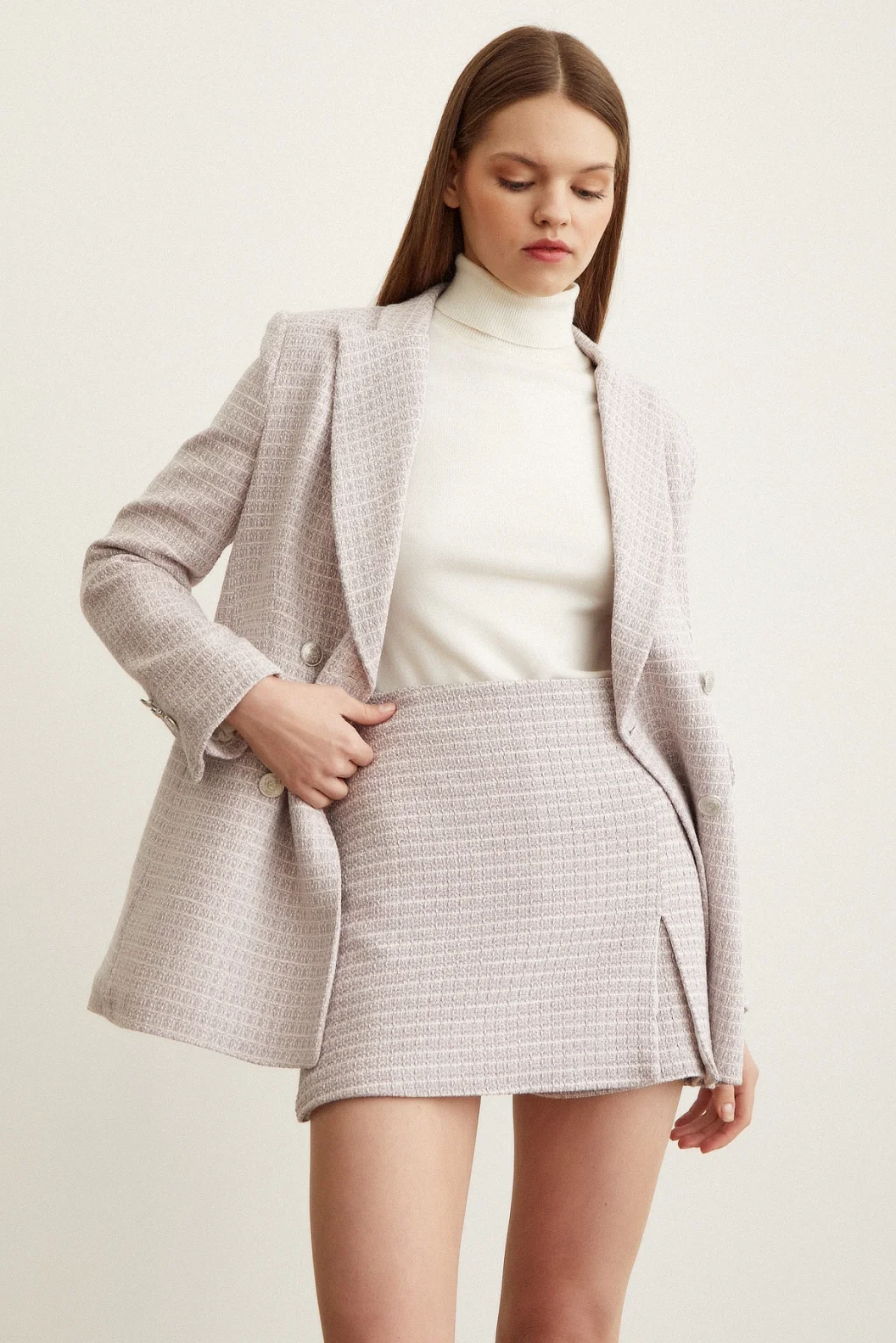 سروال تنورة قصير بفتحة جانبية بنفسجي