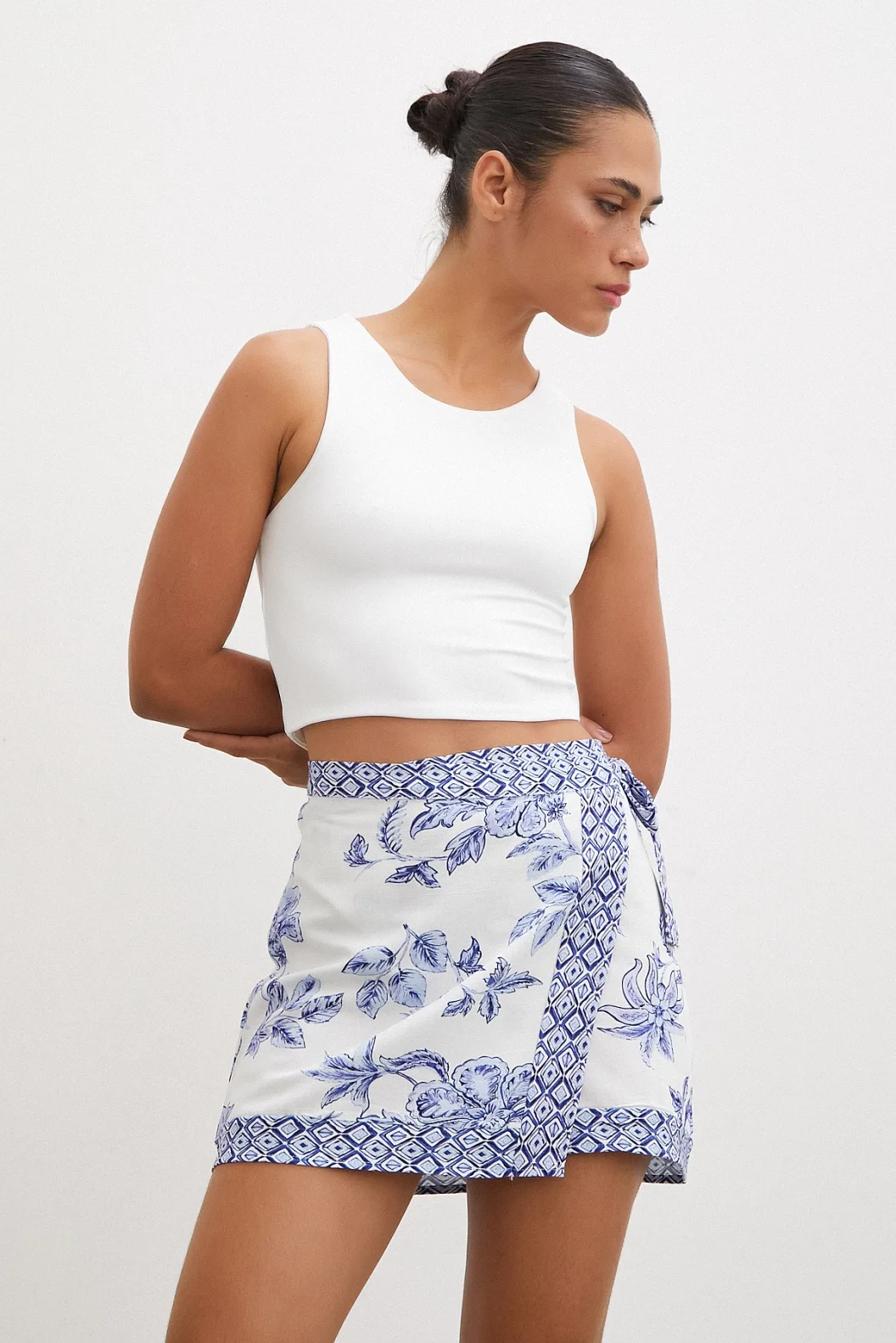 نمط قصير للجينز العرقي أزرق