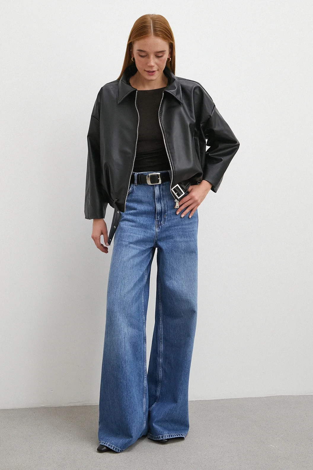 Yakalı Kemer Detaylı Deri Ceket Siyah