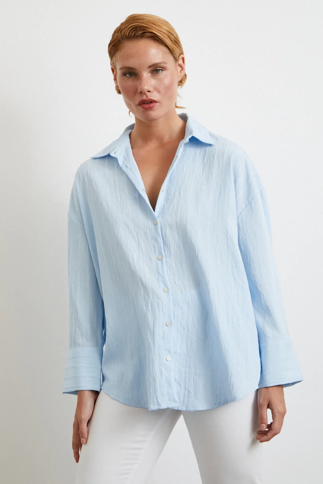 قميص كبير بخطوط بارزة ، لون أزرق