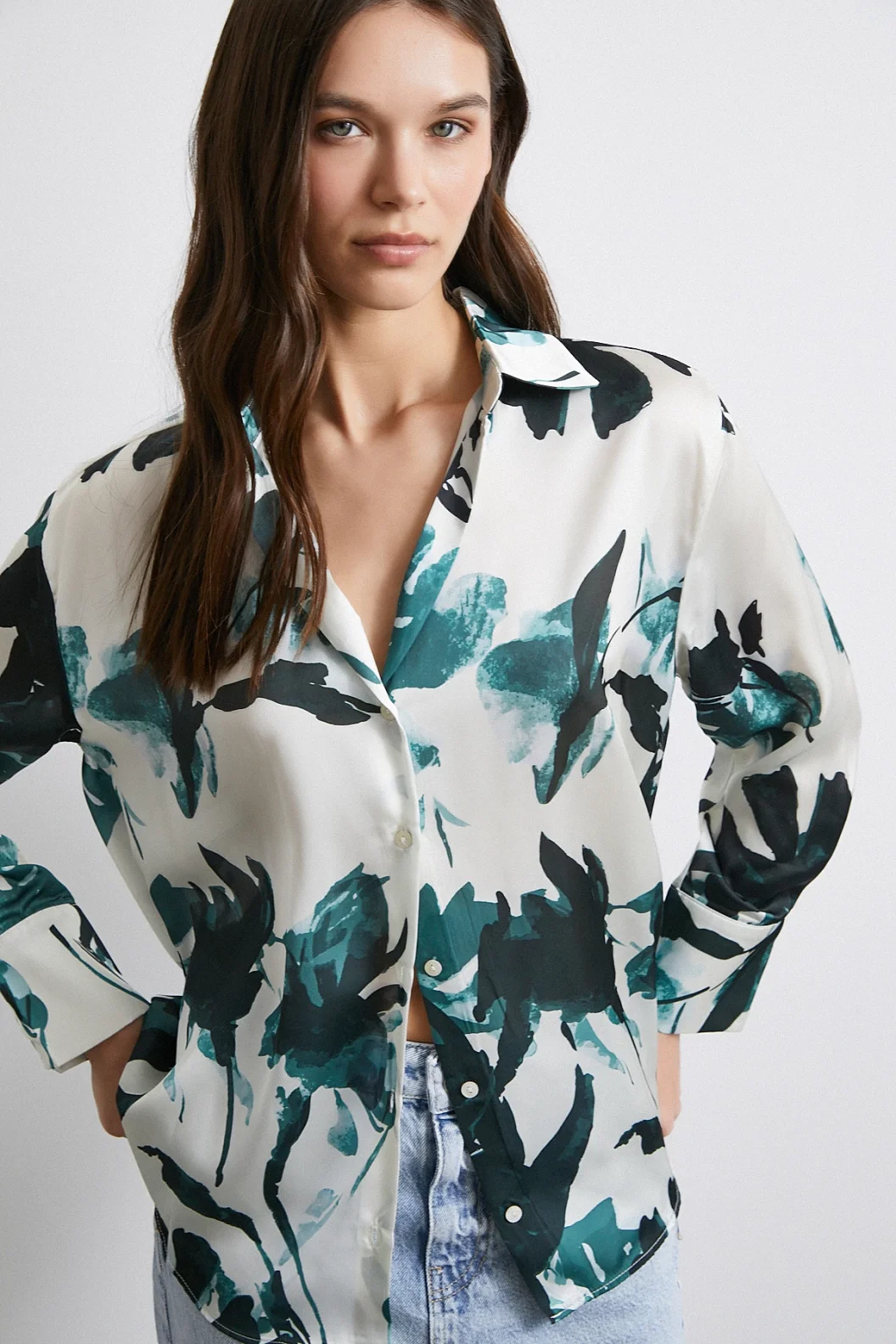 قميص بتصميم زهري بساتان