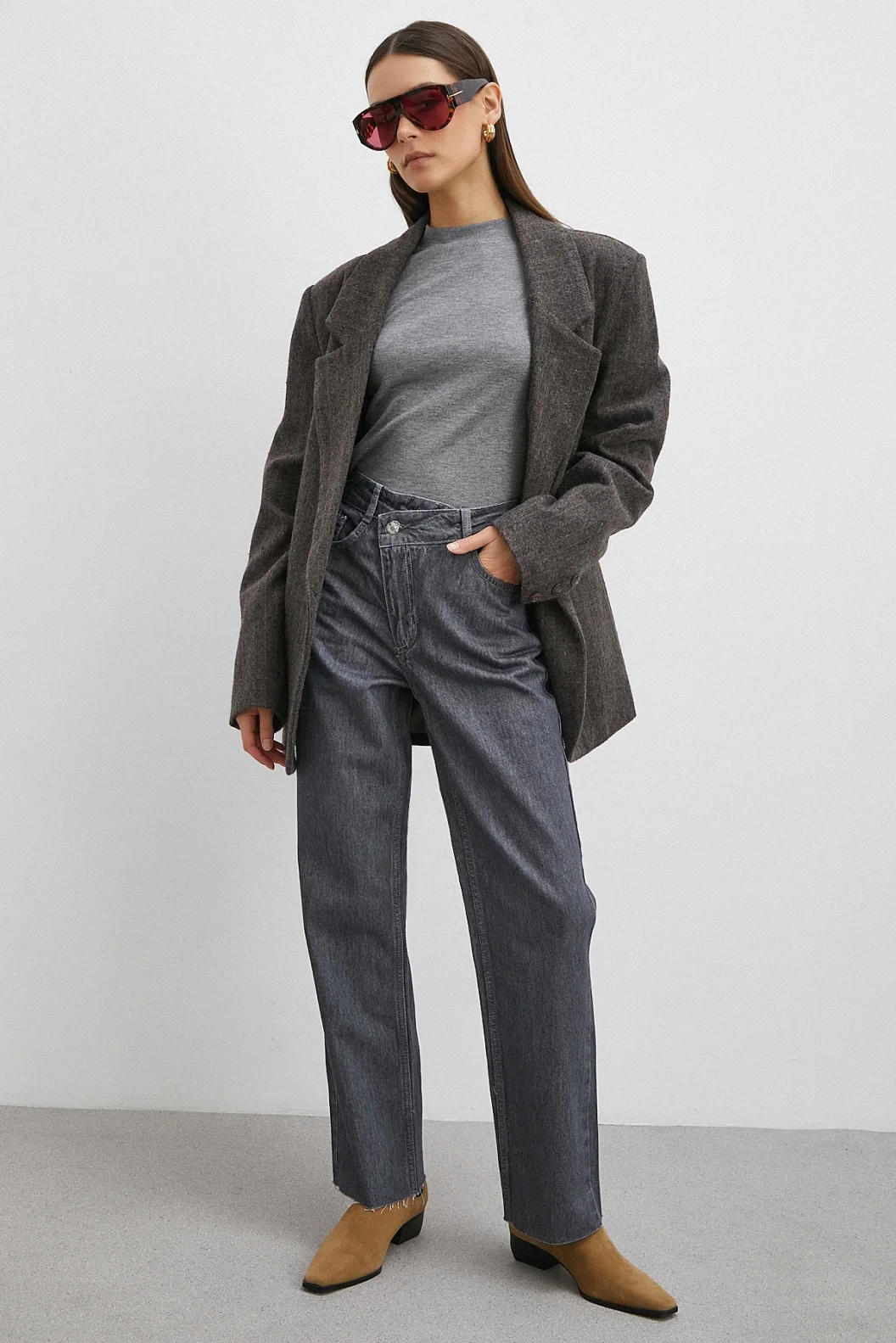 Çapraz Fermuarlı Kesik Paça Düğmeli Jean Füme