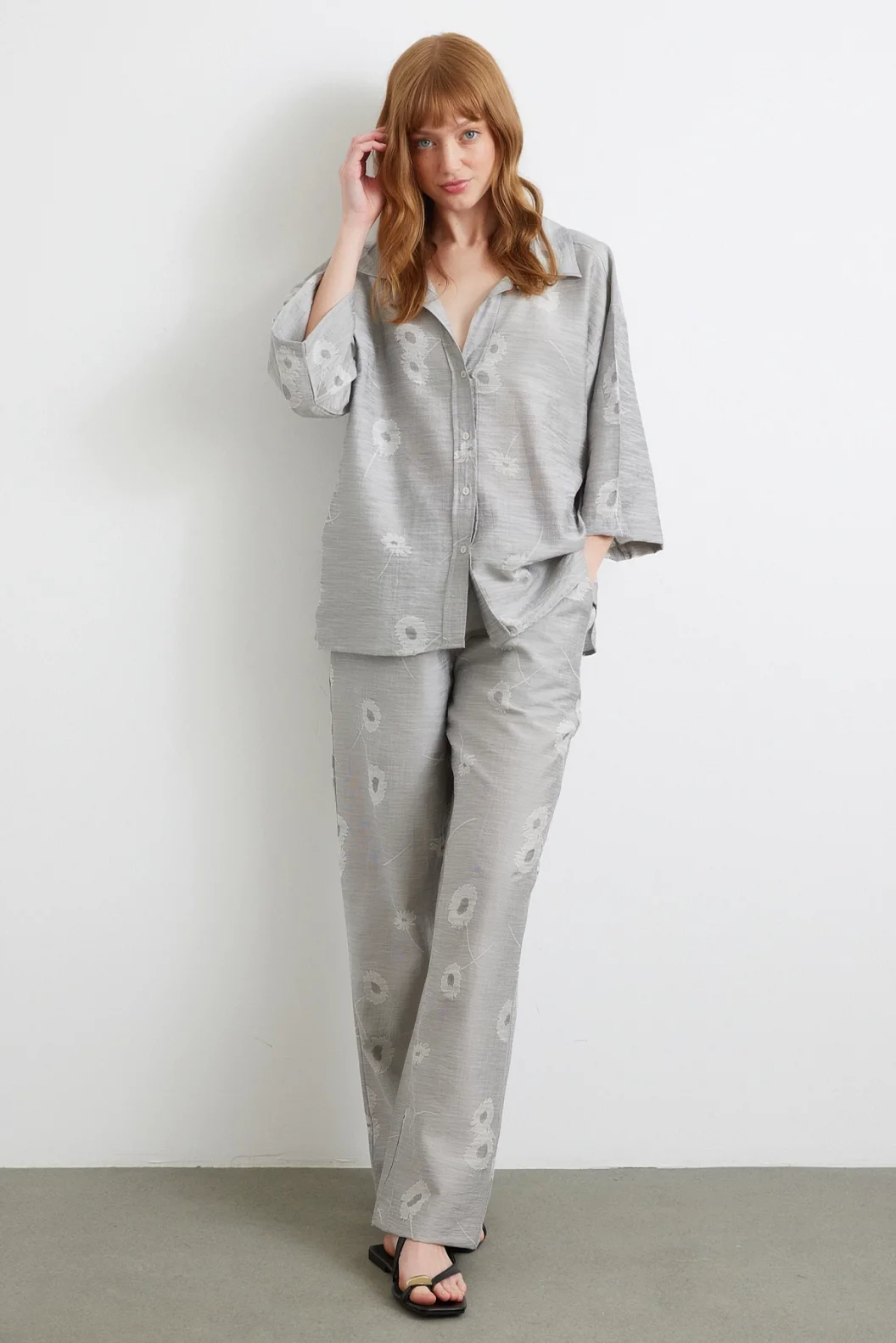 Arka Cepli Salaş Pantolon Gri