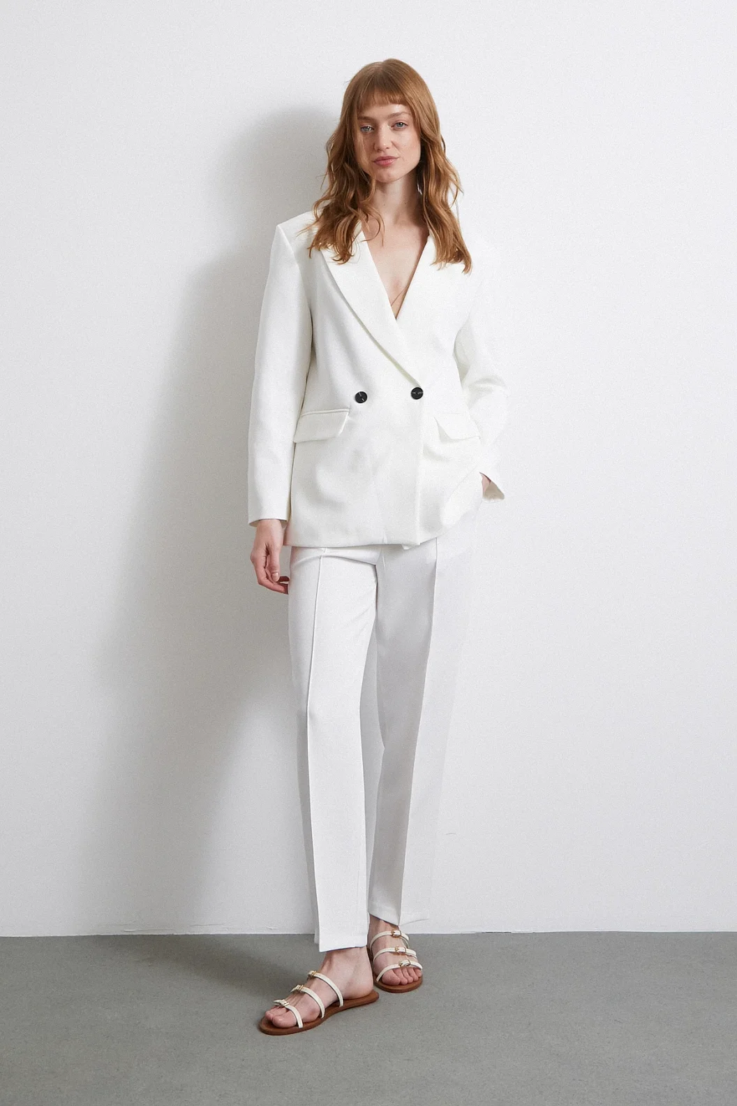 سترة بوليفيسكون كلاسيكية باللون العاجي