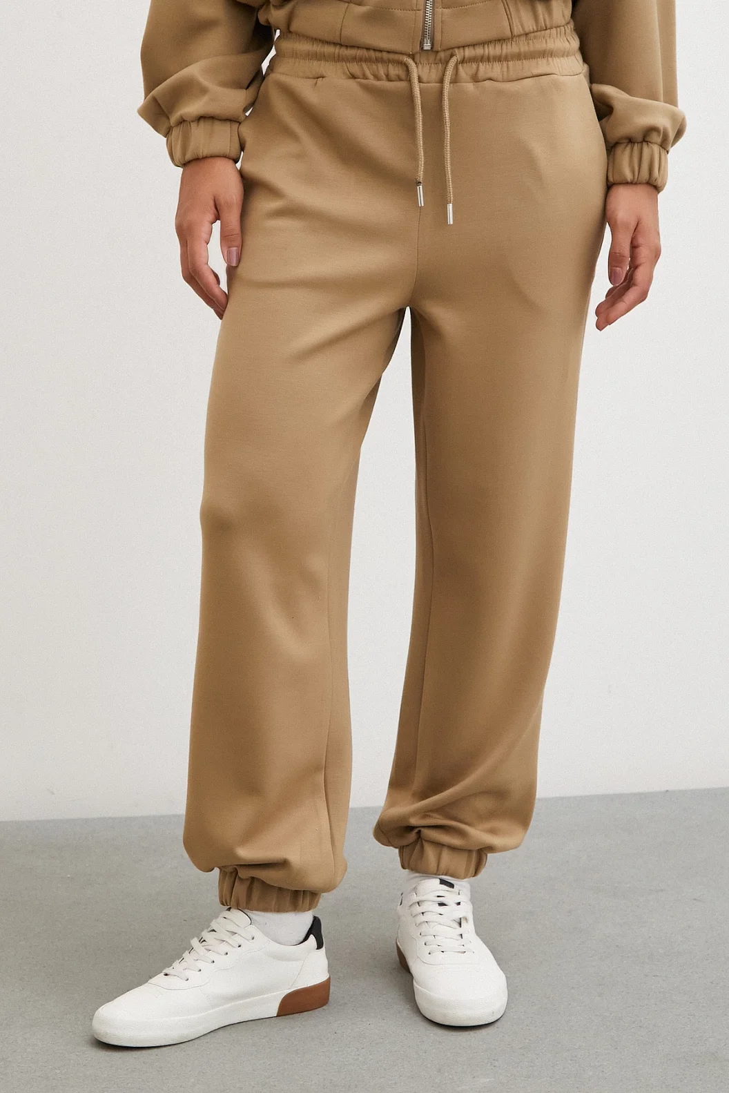 Elastic Waist Sweatpants Camel