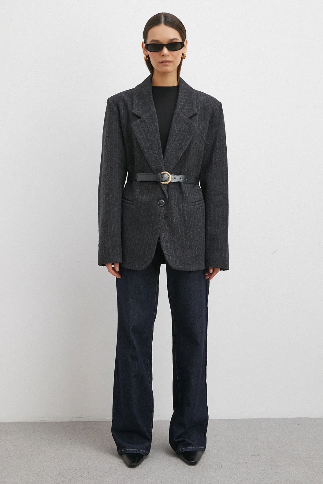 Çizgi Detaylı Kemerli Kaşe Ceket Siyah