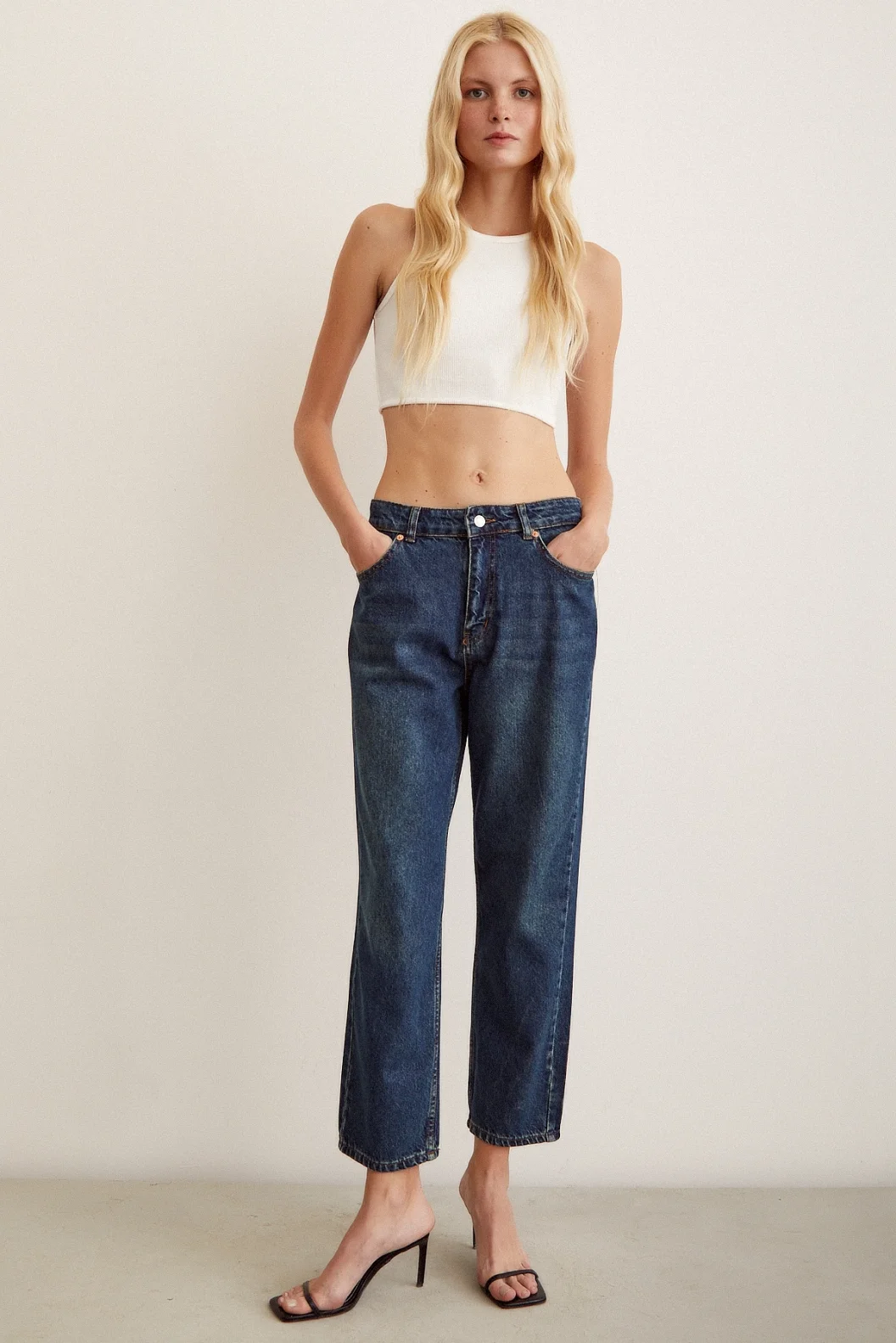 يرتفع بانت موم جين لون أزرق