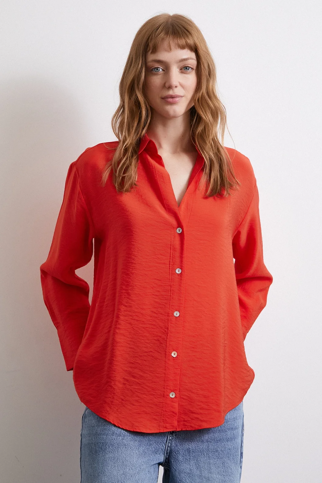 قميص فيسكوز بسيط أحمر