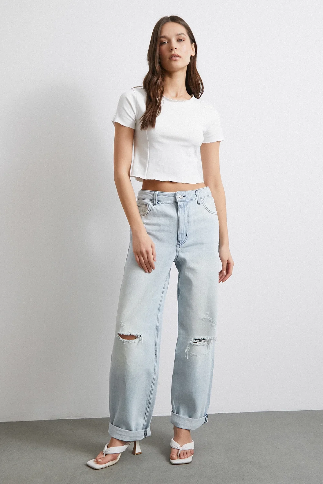 High Waist Frayed Hem Ripped Detail Jeans Ice Blue