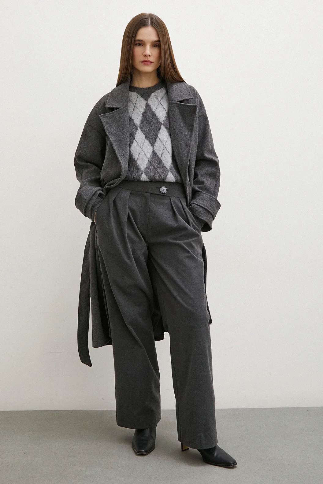 Coat with Collar Detail and Belt in Antiracite Color