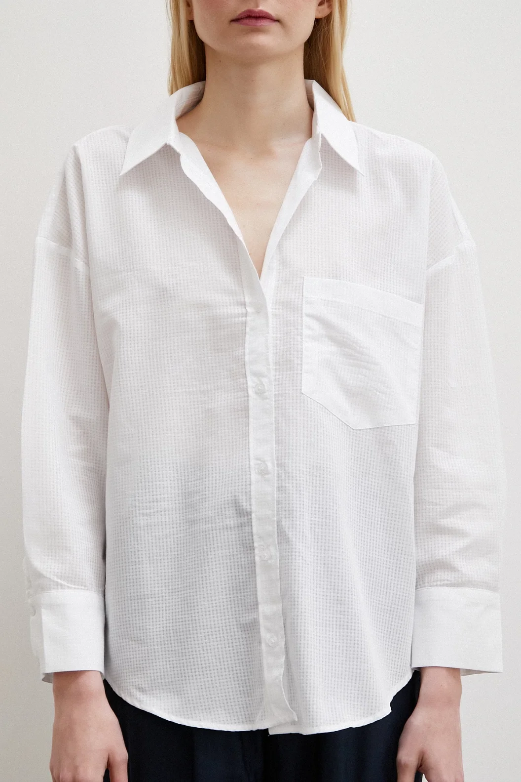 قميص قطني كلاسيكي أبيض