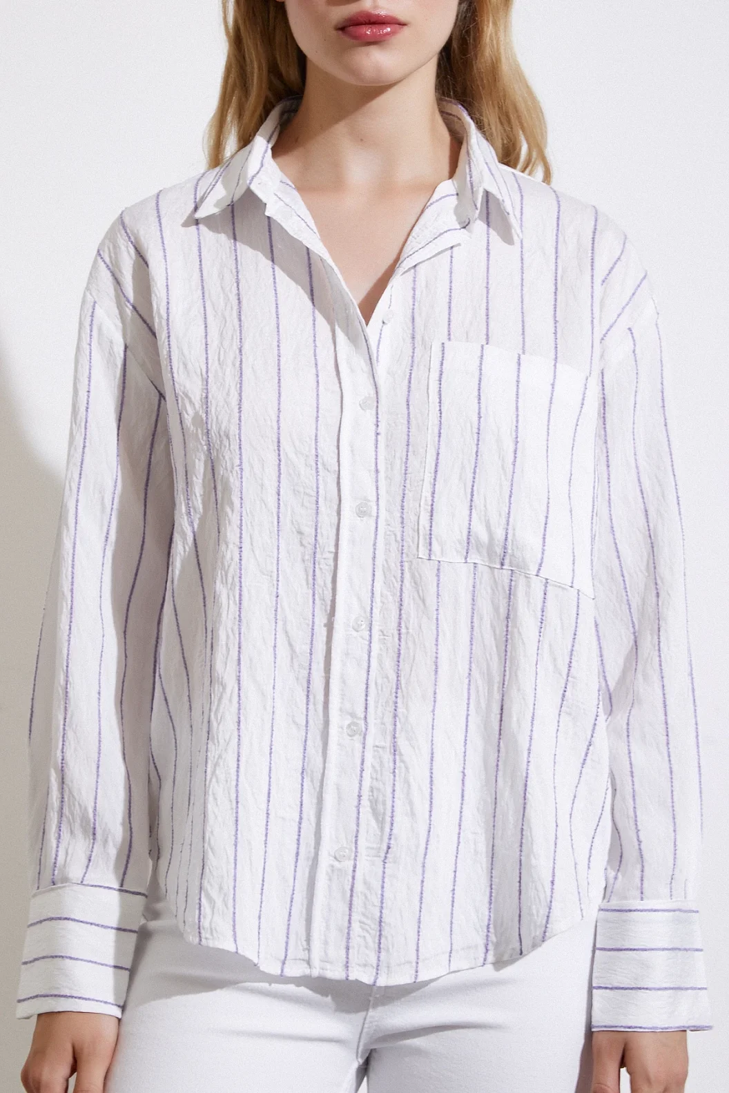 قميص مخطط جيب أرجواني