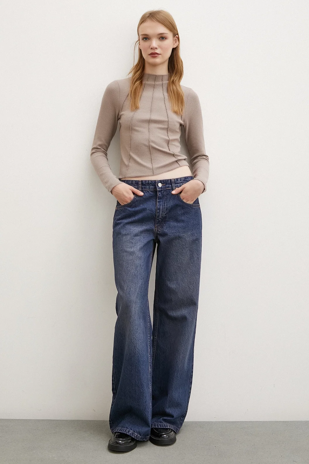 قميص مخاصم بأمام متقاطع